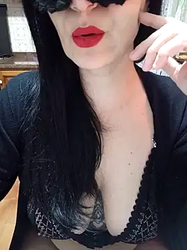 Snapshot of Melanya83 chatting on 03/08/25, 12:11 Melanya83 online show from 03/08/25, 12:11