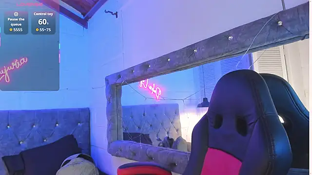 sarajhonson dl online show from 11/25/25, 05:13