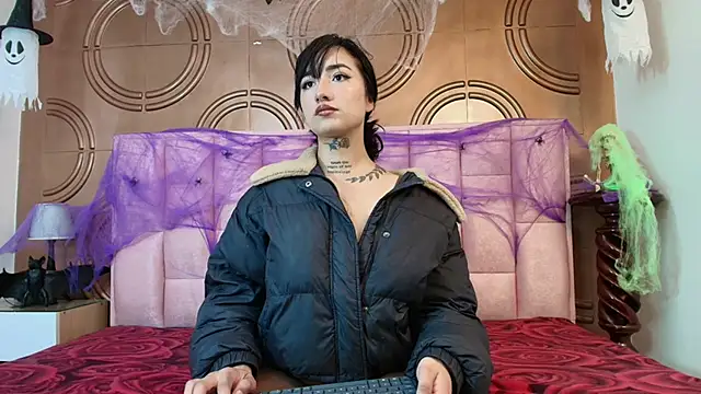 emmily keller19 online show from 10/21/25, 01:21