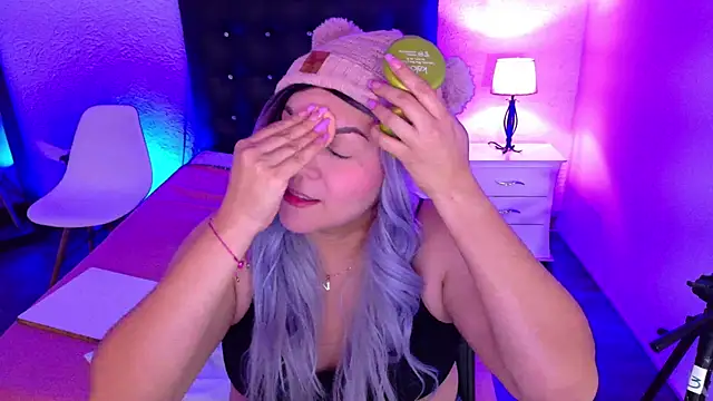 Snapshot of Cuckold_lover69 chatting on 03/06/25, 03:24 Cuckold lover69 online show from 03/06/25, 03:24