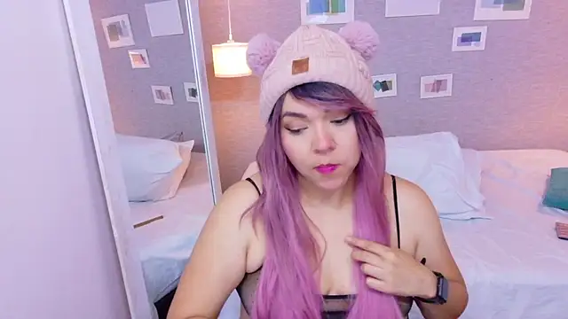 Snapshot of Cuckold_lover69 chatting on 09/26/25, 01:18 Cuckold lover69 online show from 09/26/25, 01:18