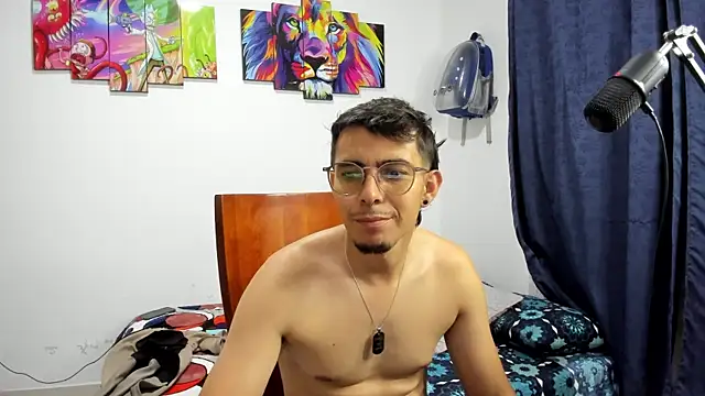 Snapshot of MauroD17 chatting on 06/19/26, 01:33 MauroD17 online show from 06/19/26, 01:33