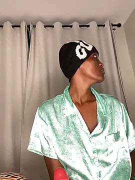 Fanclubbbbb online show from 11/12/25, 12:15