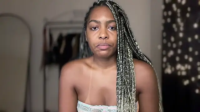 Snapshot of marisilva_br chatting on 10/30/25, 02:32 marisilva br online show from 10/30/25, 02:32