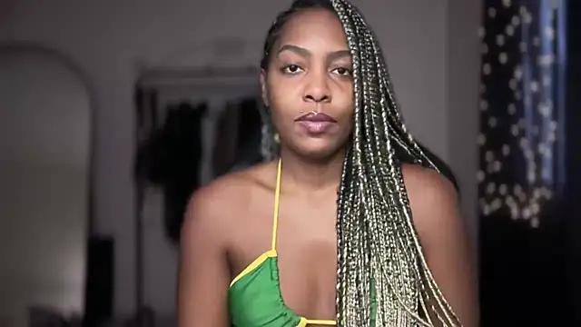 Snapshot of marisilva_br chatting on 11/15/25, 02:21 marisilva br online show from 11/15/25, 02:21