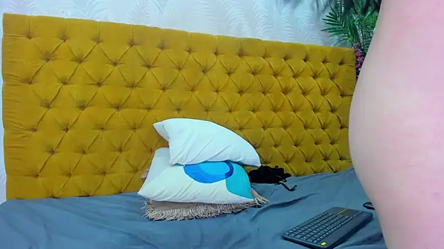 Ammy Connor1 online show from 11/19/25, 08:03