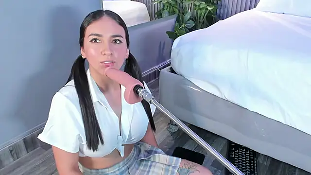 Snapshot of MaluDiaz chatting on 10/27/25, 05:14 MaluDiaz online show from 10/27/25, 05:14