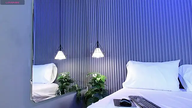 Snapshot of MaluDiaz chatting on 10/15/25, 05:10 MaluDiaz online show from 10/15/25, 05:10