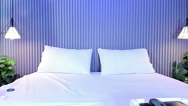 Snapshot of MaluDiaz chatting on 12/15/25, 05:08 MaluDiaz online show from 12/15/25, 05:08