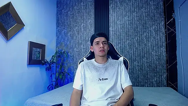 Mike 0233  online show from 10/16/25, 04:43