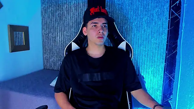 Mike 0233  online show from 12/14/25, 04:29