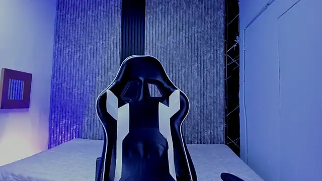 Mike 0233  online show from 11/25/25, 04:46