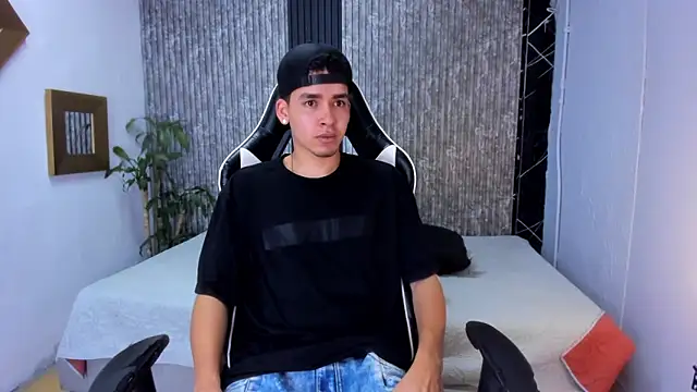 Mike 0233  online show from 09/24/25, 02:51