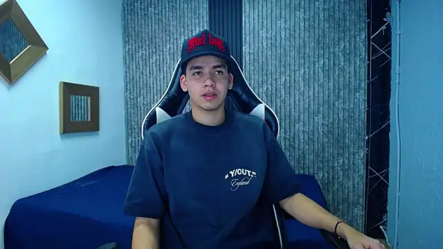 Mike 0233  online show from 11/28/25, 04:12