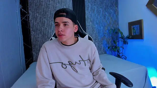 Mike 0233  online show from 10/08/25, 04:47