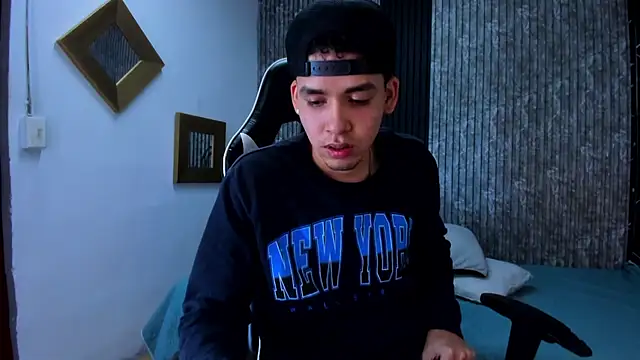 Mike 0233  online show from 09/25/25, 03:45