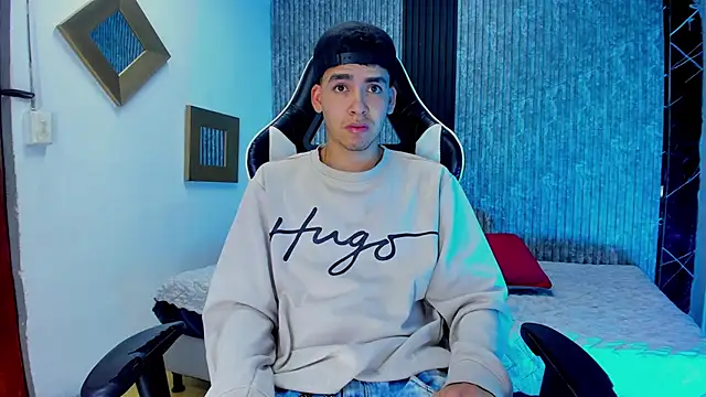 Mike 0233  online show from 12/05/25, 05:06