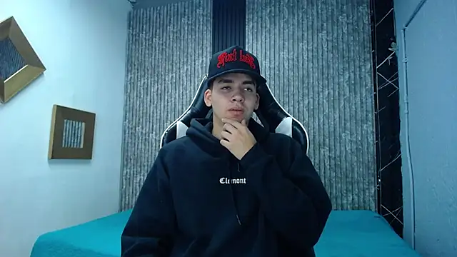 Mike 0233  online show from 11/21/25, 05:06