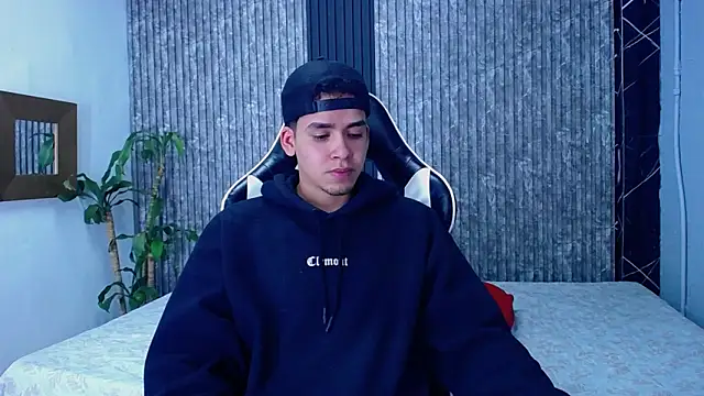 Mike 0233  online show from 10/18/25, 04:14