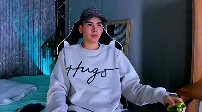 Mike 0233  online show from 03/22/25, 04:24