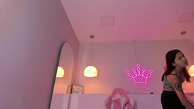 violeth hill online show from 12/14/25, 06:35