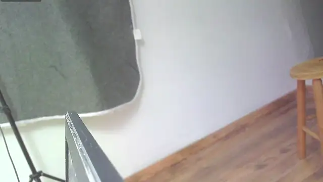 Snapshot of carolinesampaio chatting on 02/04/25, 05:01 carolinesampaio online show from 02/04/25, 05:01