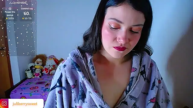 Snapshot of juli05star20 chatting on 09/12/25, 03:17 juli05star20 online show from 09/12/25, 03:17