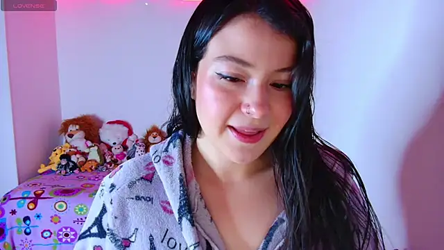 Snapshot of juli05star20 chatting on 11/30/25, 12:22 juli05star20 online show from 11/30/25, 12:22