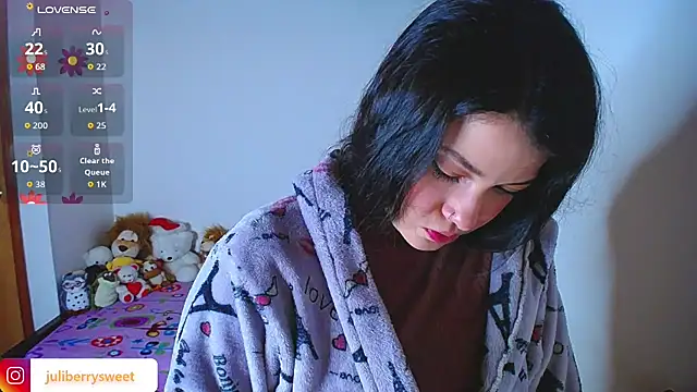 Snapshot of juli05star20 chatting on 10/03/25, 03:30 juli05star20 online show from 10/03/25, 03:30