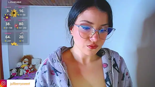 Snapshot of juli05star20 chatting on 09/25/25, 12:27 juli05star20 online show from 09/25/25, 12:27