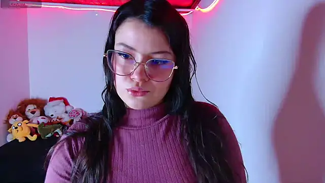 Snapshot of juli05star20 chatting on 12/18/25, 04:06 juli05star20 online show from 12/18/25, 04:06