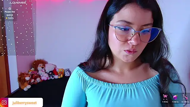 Snapshot of juli05star20 chatting on 11/16/25, 08:35 juli05star20 online show from 11/16/25, 08:35