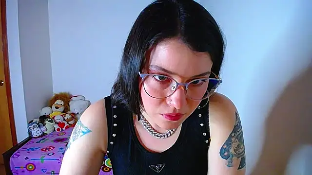 Snapshot of juli05star20 chatting on 10/05/25, 01:07 juli05star20 online show from 10/05/25, 01:07