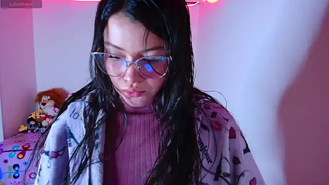 Snapshot of juli05star20 chatting on 12/02/25, 09:38 juli05star20 online show from 12/02/25, 09:38