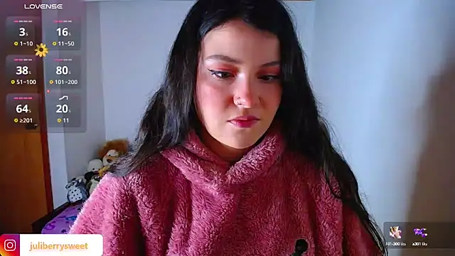 Snapshot of juli05star20 chatting on 10/12/25, 09:38 juli05star20 online show from 10/12/25, 09:38