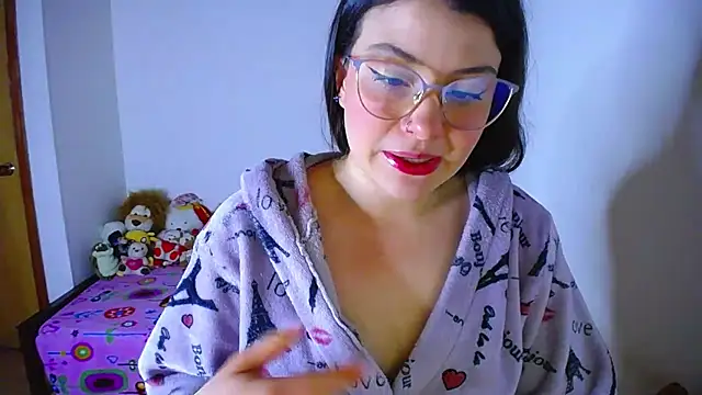 Snapshot of juli05star20 chatting on 09/11/25, 02:22 juli05star20 online show from 09/11/25, 02:22