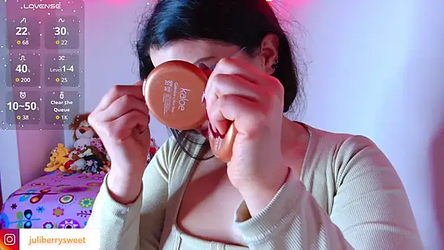 Snapshot of juli05star20 chatting on 11/22/25, 01:59 juli05star20 online show from 11/22/25, 01:59