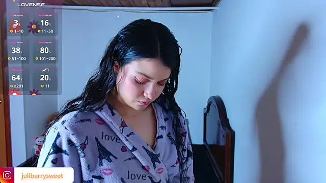 Snapshot of juli05star20 chatting on 11/07/25, 09:41 juli05star20 online show from 11/07/25, 09:41