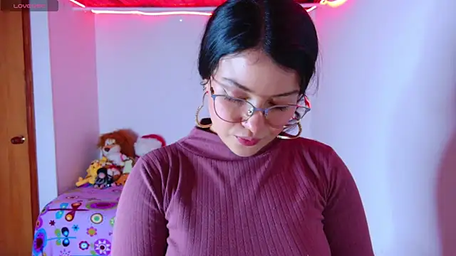 Snapshot of juli05star20 chatting on 11/29/25, 12:22 juli05star20 online show from 11/29/25, 12:22