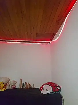 juli05star20 online show from 04/10/26, 02:51