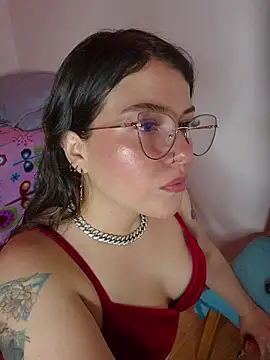 juli05star20 online show from 02/19/26, 04:31