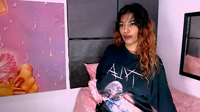 Snapshot of IndianAngelx chatting on 12/15/25, 09:26 IndianAngelx online show from 12/15/25, 09:26