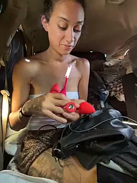 starrynikki online show from 11/21/25, 10:42