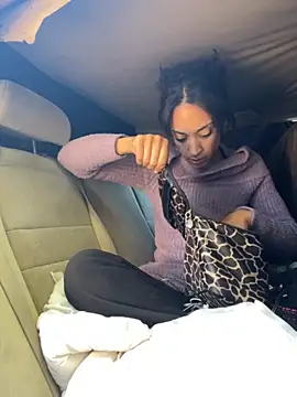 starrynikki online show from 11/13/25, 04:00