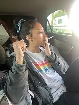 starrynikki online show from 02/03/25, 05:24