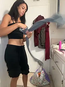 starrynikki online show from 10/15/25, 01:41