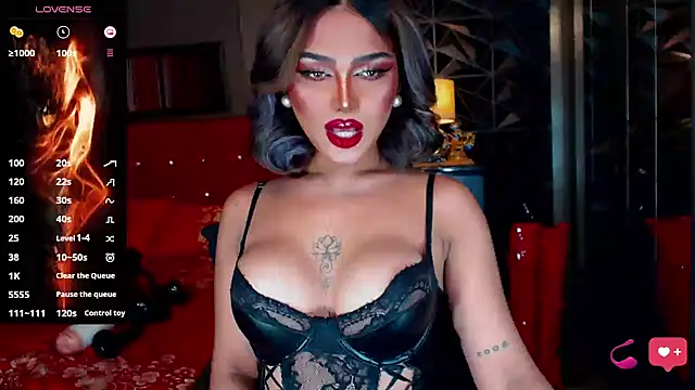 Snapshot of NatalyaFox chatting on 11/13/25, 08:18 NatalyaFox online show from 11/13/25, 08:18