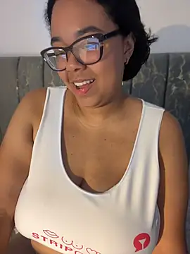 Snapshot of XMara chatting on 07/04/26, 07:07 XMara online show from 07/04/26, 07:07
