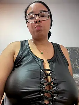 XMara online show from 12/17/25, 05:51