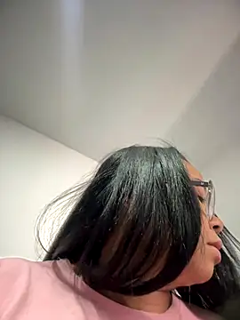 XMara online show from 10/28/25, 06:51